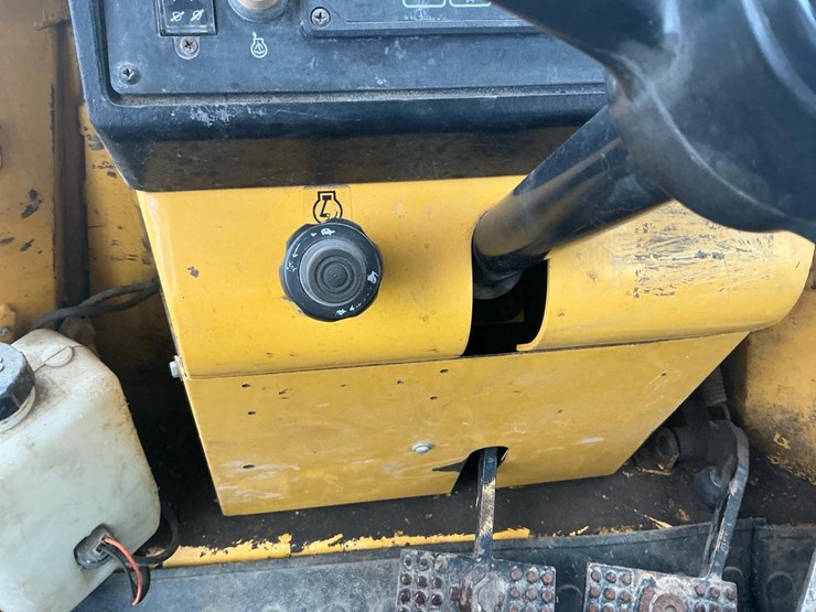 1999-deere-648-image-24