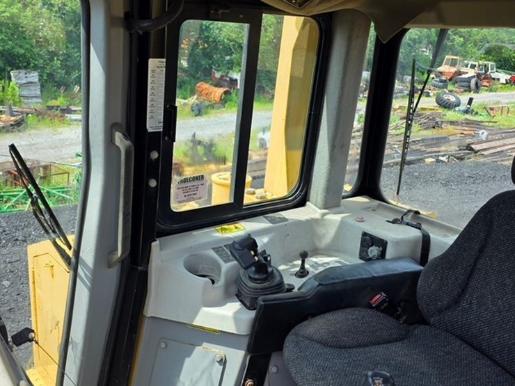 2012-caterpillar-d6t-xl-image-68