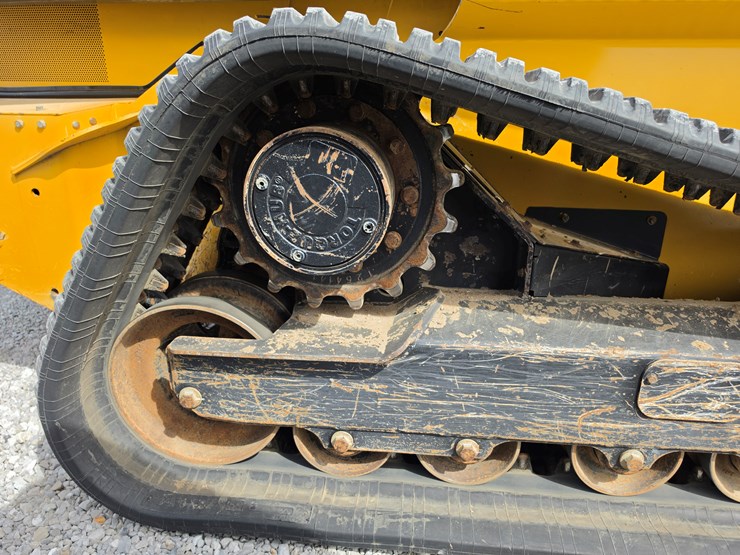 2018-deere-333g-image-15