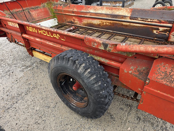 new-holland-520-image-10