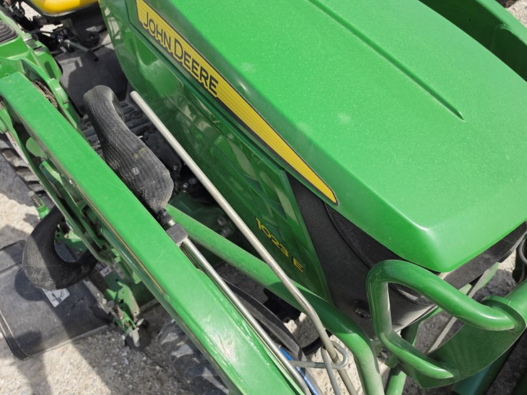 2018-john-deere-1023e-image-23