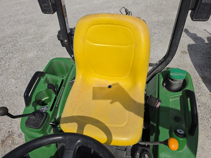 2018-john-deere-1023e-image-10