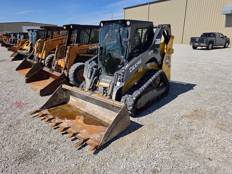 2023-deere-317g-image-24