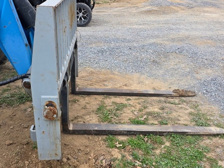 2011-genie-gth844-image-29