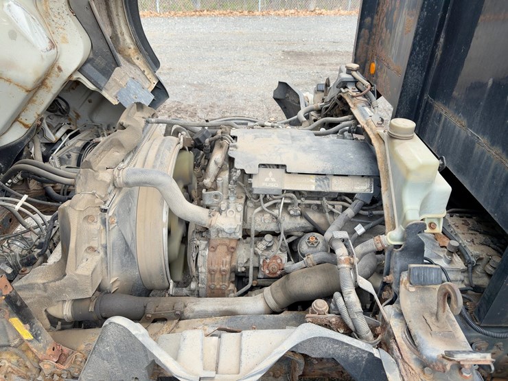 2014-mitsubishi-fuso-fe160-image-8