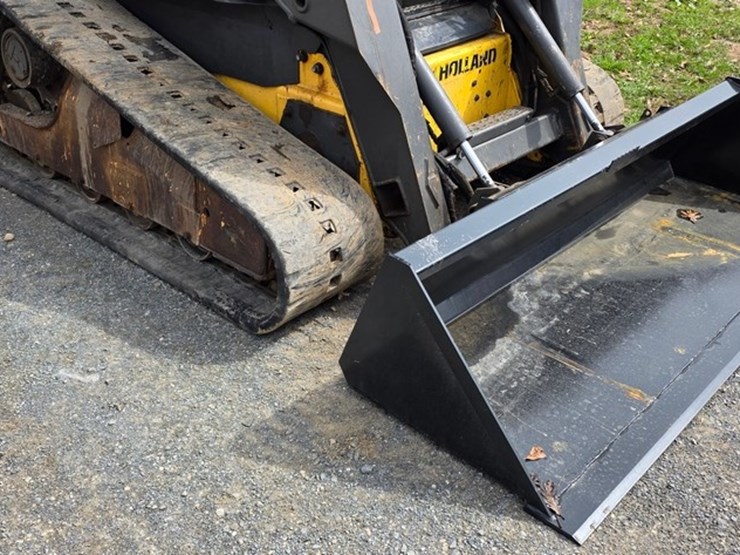 2010-new-holland-c185-image-6