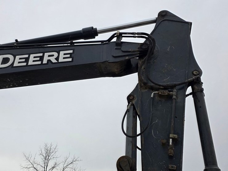 2012-deere-200d-lc-image-10