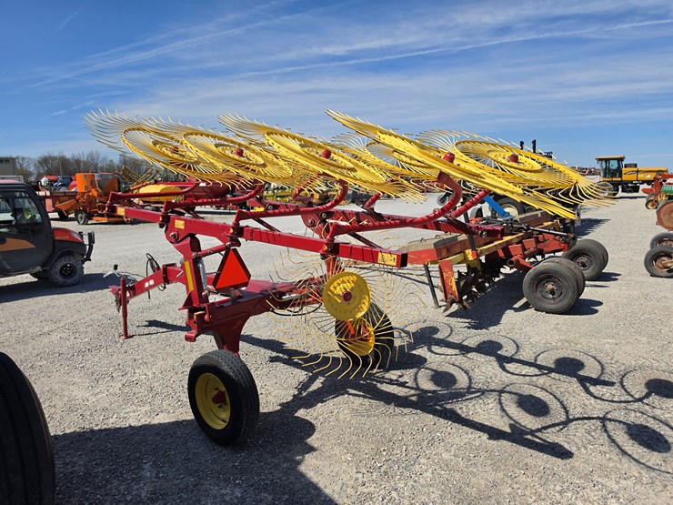 2022-new-holland-819-image-5