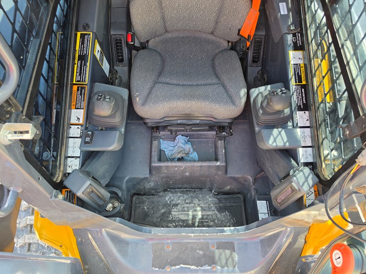 2023-deere-325g-image-9