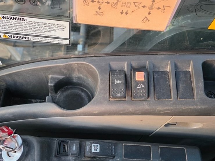 2022-case-cx250d-image-85