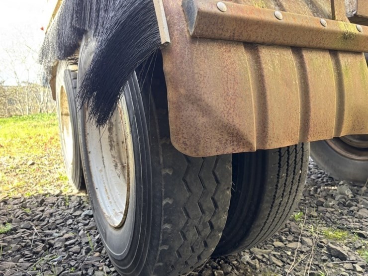 1992-king-load-image-5