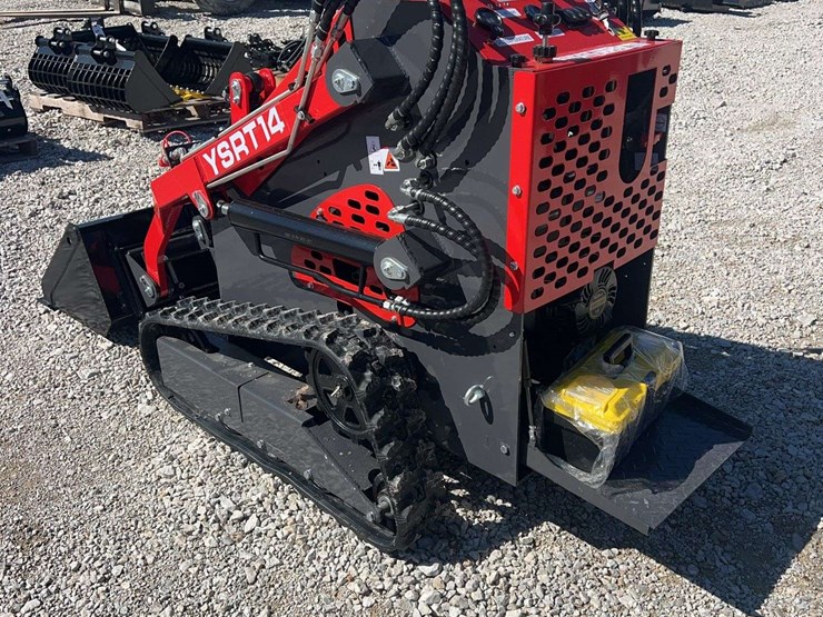 2026-agt-ysrt14-mini-skid-steer-image-7