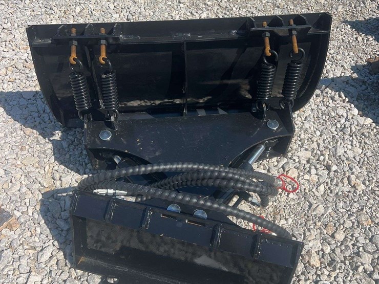 sdlanch-mini-skid-steer-dozer-blade-image-3