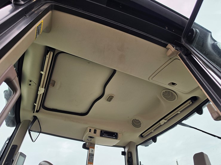 2023-john-deere-6155m-image-9