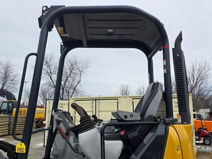 2019-deere-50g-image-19