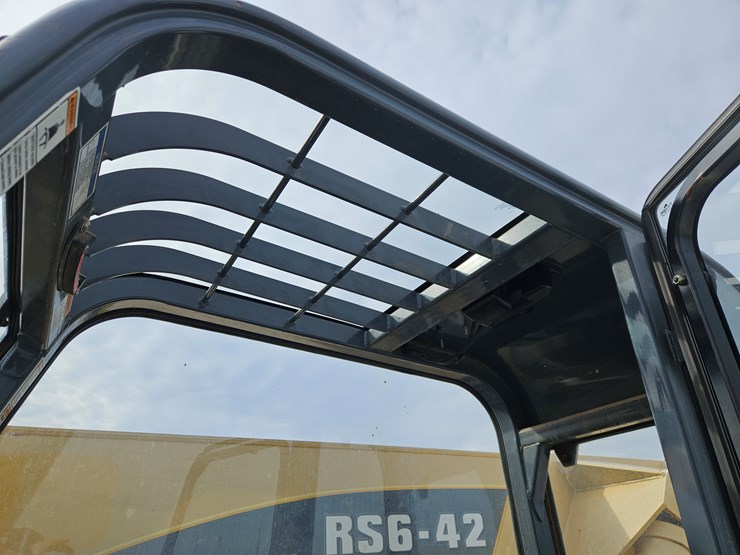 2015-gehl-rs6-42-image-6