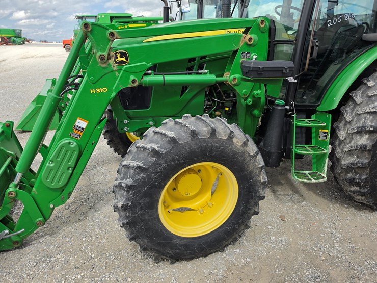 2014-john-deere-6140d-image-7