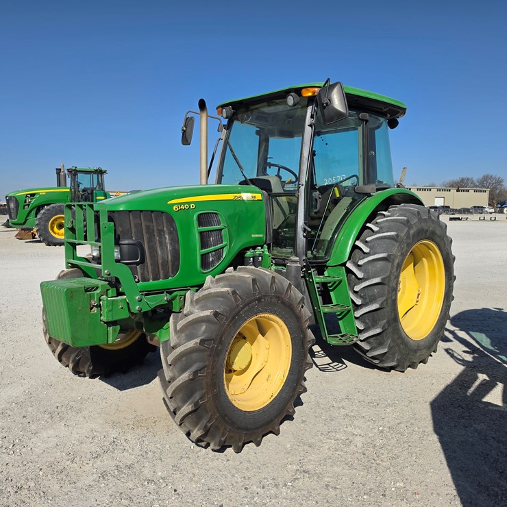 2011 JOHN DEERE 6140D