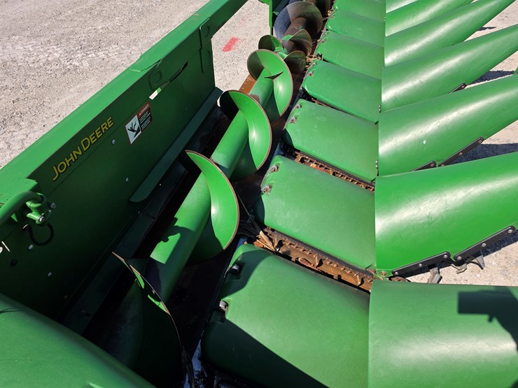 2014-john-deere-608c-image-4