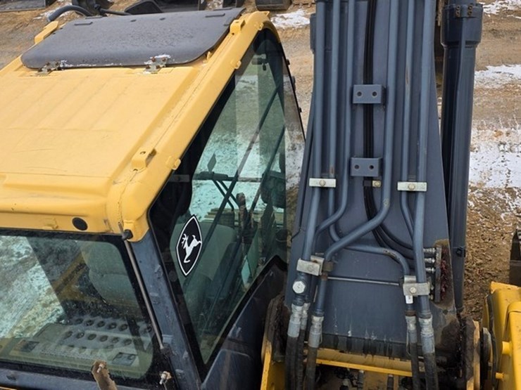 2012-deere-200d-lc-image-64