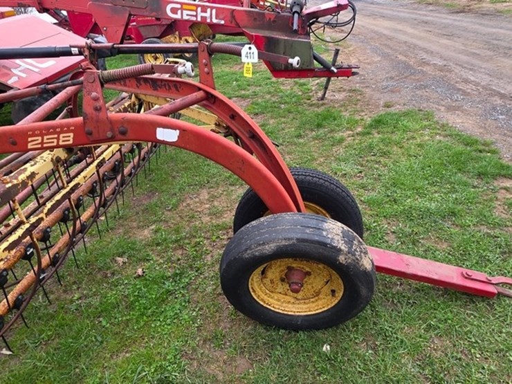 new-holland-258-image-17