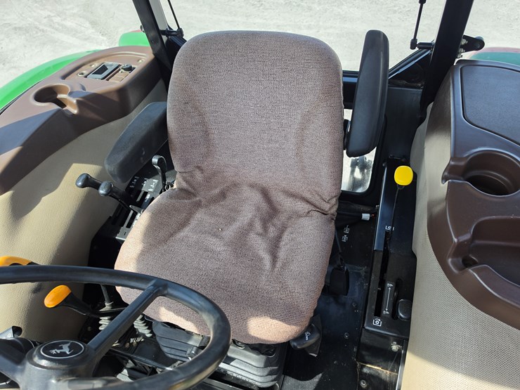 2009-john-deere-5101e-image-19