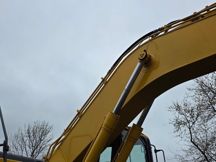 2012-komatsu-pc200-lc-8-image-13