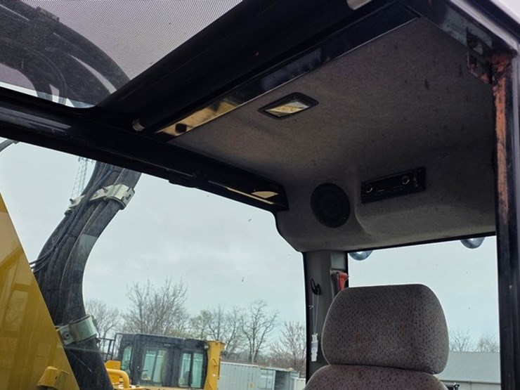 2018-caterpillar-m322f-image-67