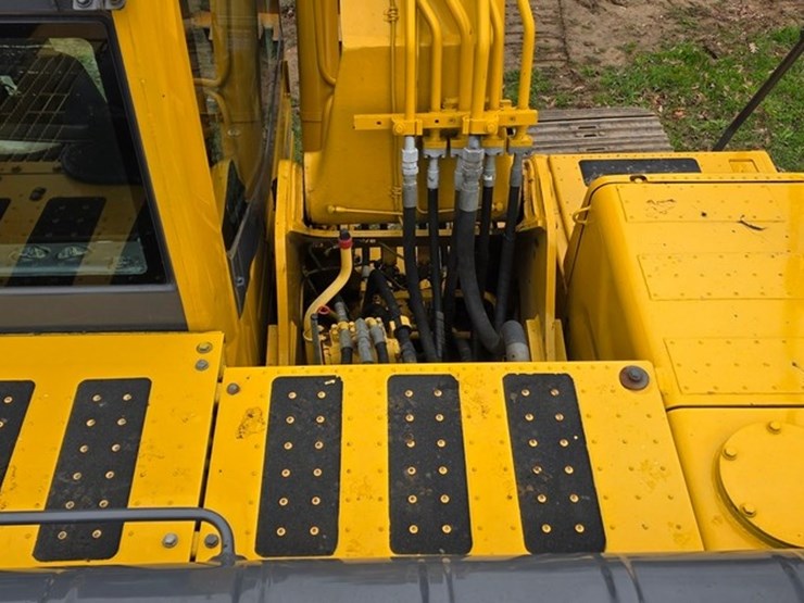 2012-komatsu-pc200-lc-8-image-68