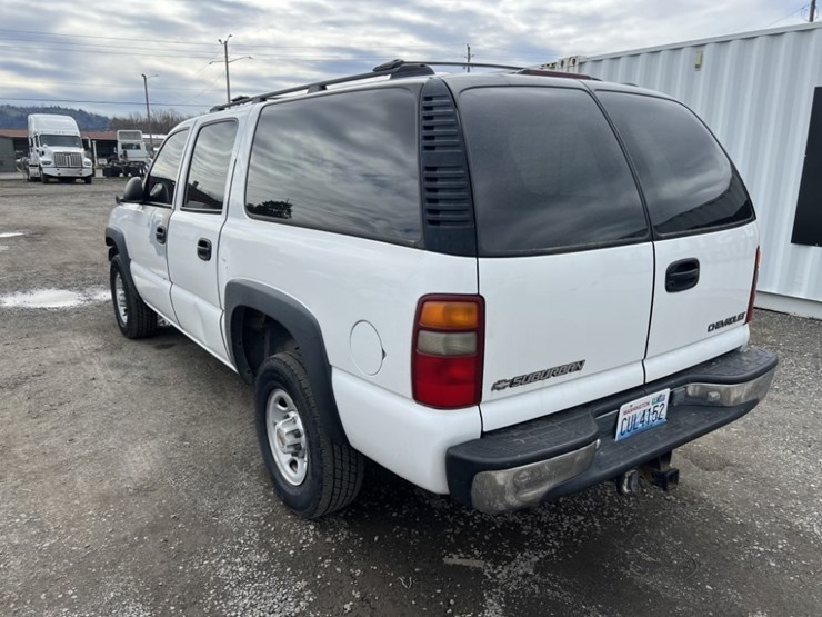 2001-chevrolet-suburban-image-6