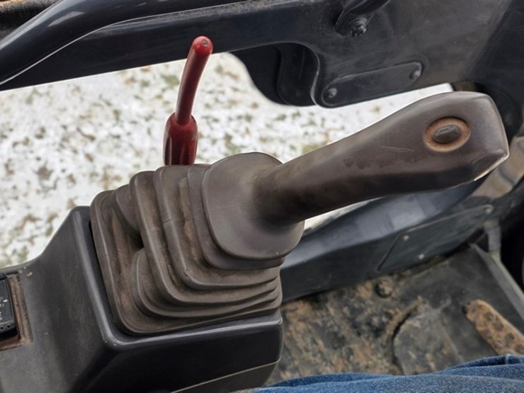 2012-deere-200d-lc-image-80