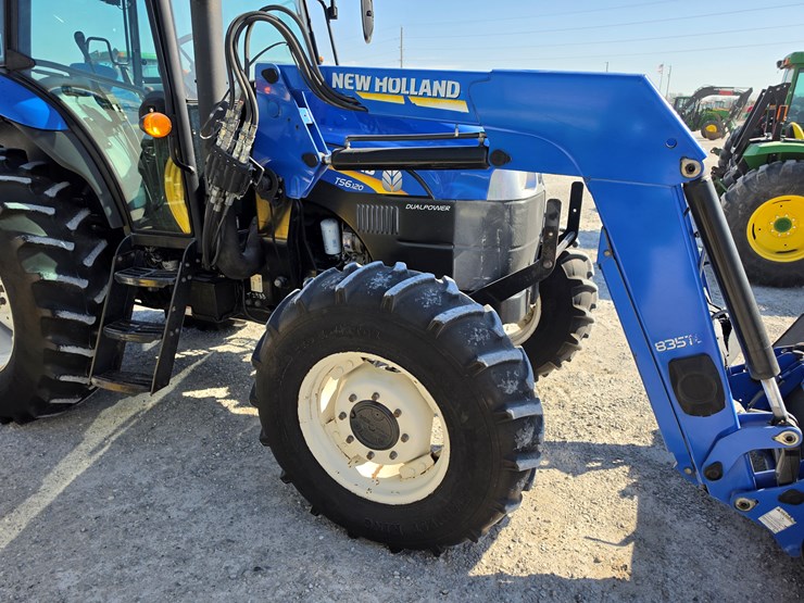 2013-new-holland-ts6.120-image-22