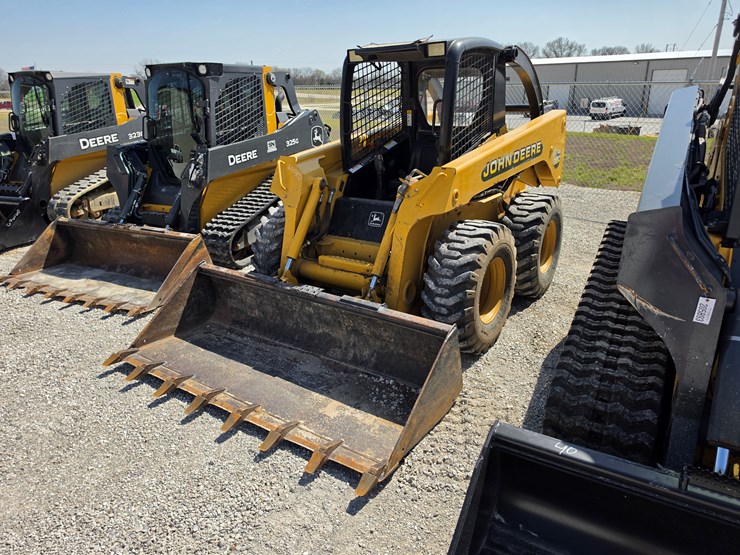 2002-john-deere-260-image-1