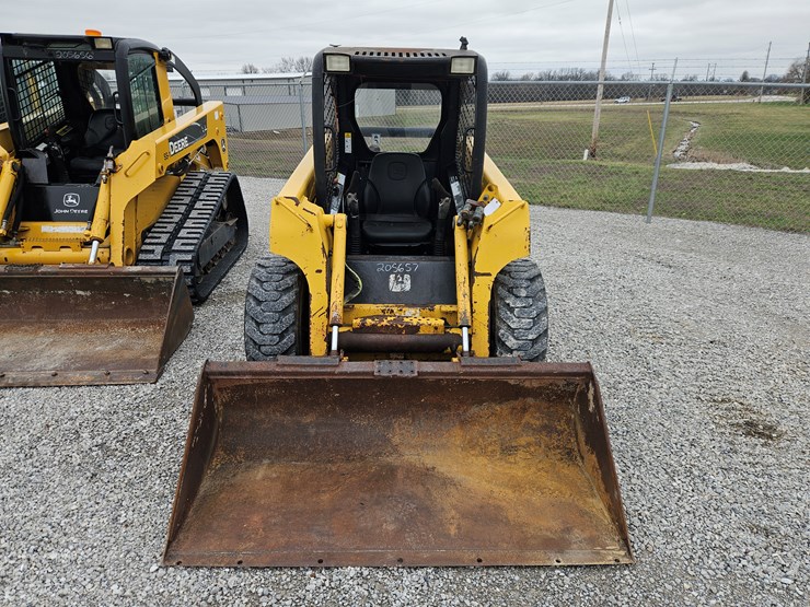 1999-john-deere-250-image-2