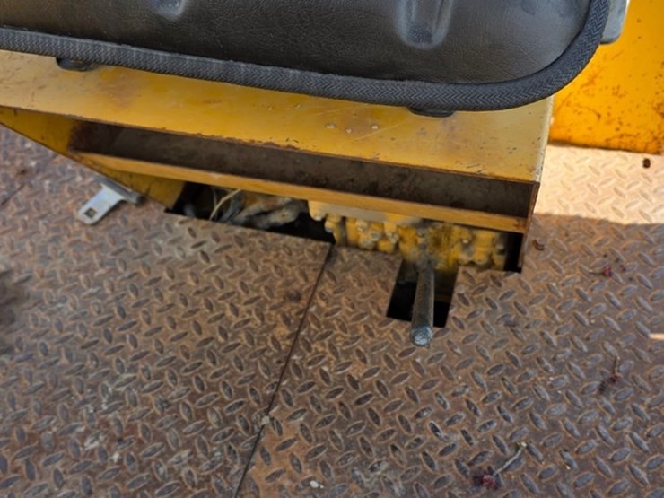 1999-deere-486e-image-40