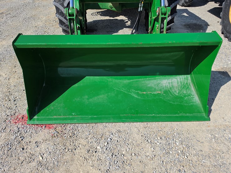 2017-john-deere-6110m-image-3