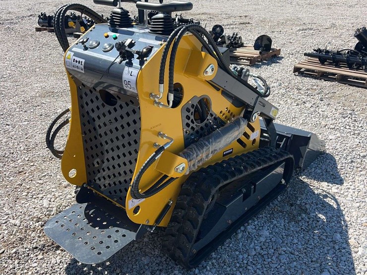 2026-sdlanch-dll60-mini-skid-steer-image-5