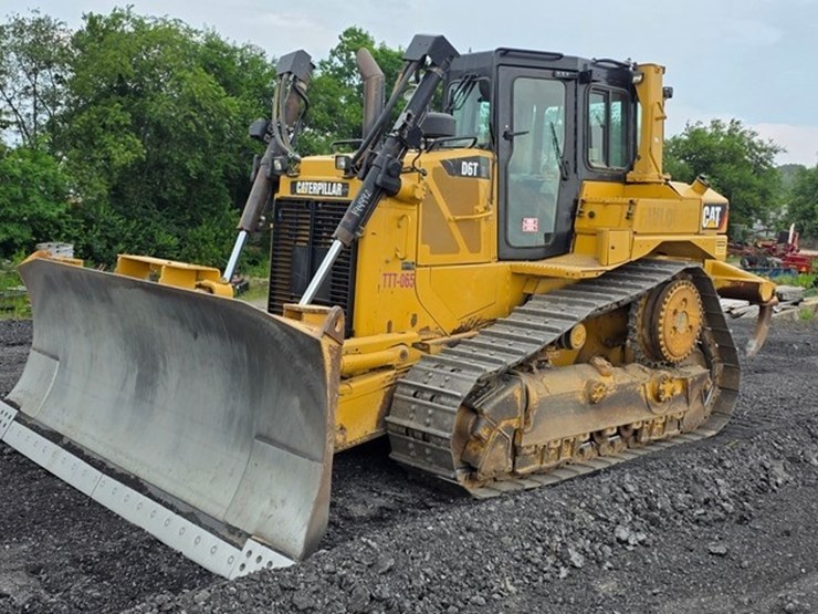 2012-caterpillar-d6t-xl-image-1