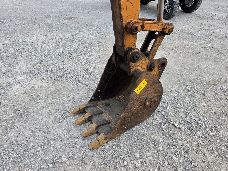 2006-case-cx36b-zts-image-24