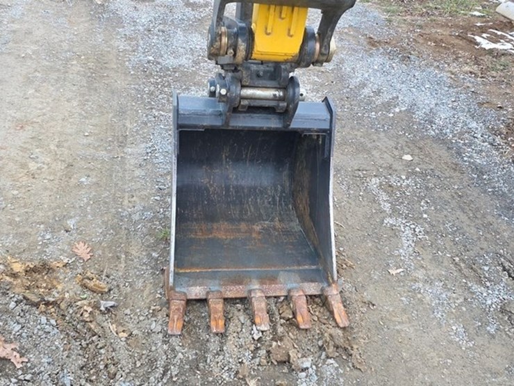 2020-new-holland-e57c-image-41