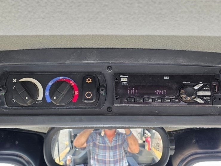 2021-caterpillar-d5-lgp-image-71