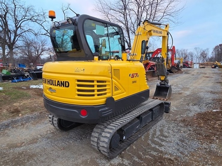 2020-new-holland-e57c-image-3