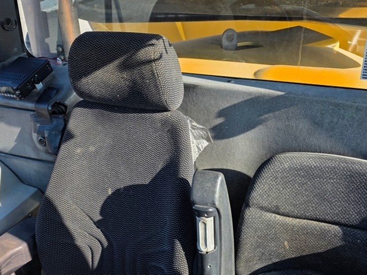 2014-caterpillar-740b-image-74