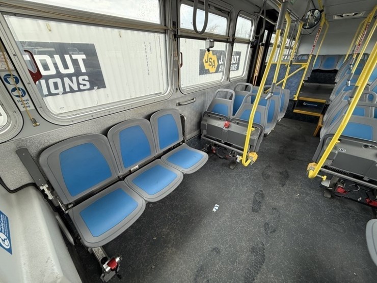 2012-gillig-40'-electric-transit-bus-image-19