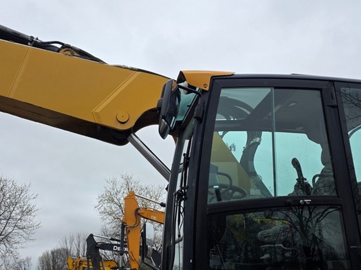 2018-caterpillar-m322f-image-35