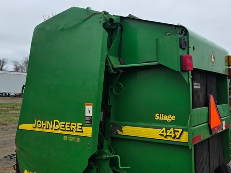 john-deere-447-image-10