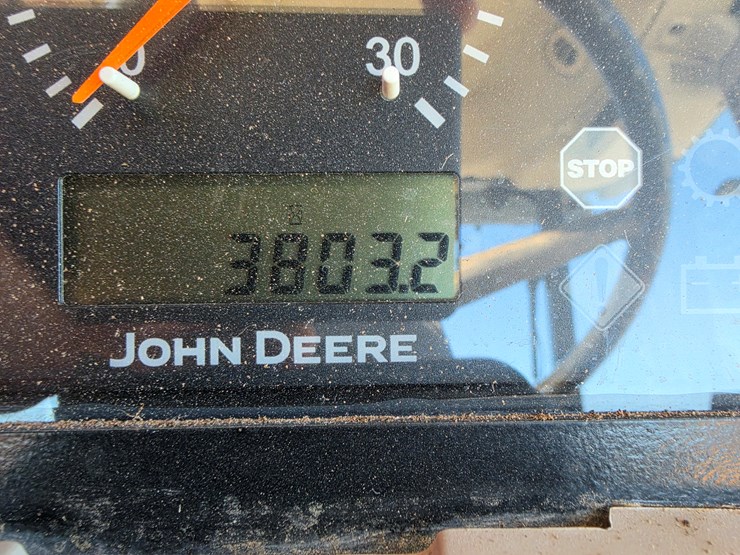 2011-john-deere-6140d-image-10
