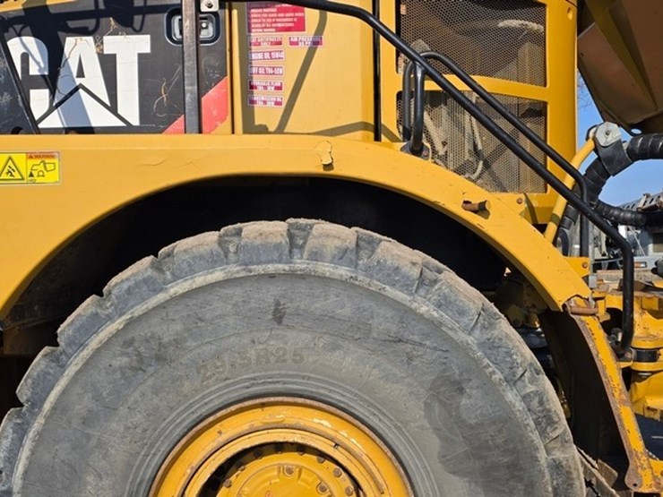 2014-caterpillar-740b-image-12