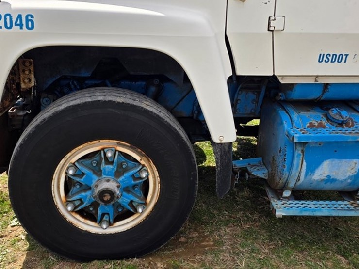 1991-ford-l9000-image-10