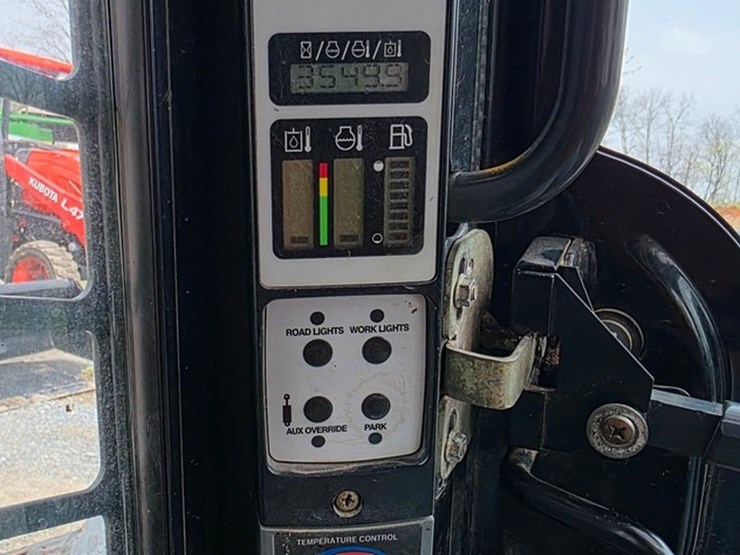 2008-new-holland-c185-image-54